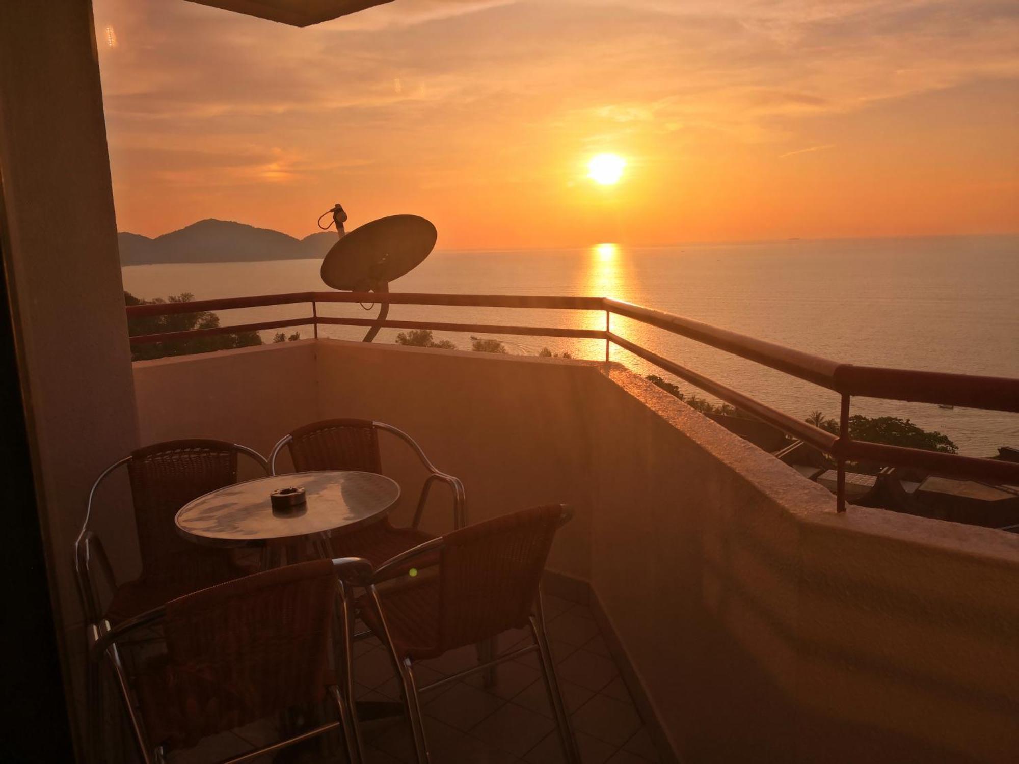 Aloka Seaview Apartment Batu Feringgi Exterior foto